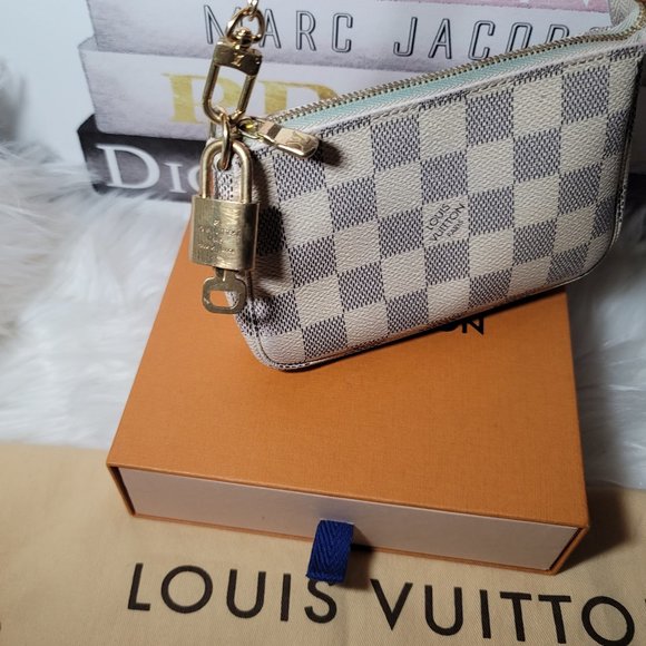 Authentic Louis Vuitton Lock & Key #301 - Picture 5 of 7